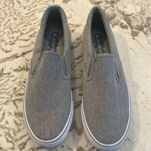 Lugs men’s slip on sneakers - never worn, new condition